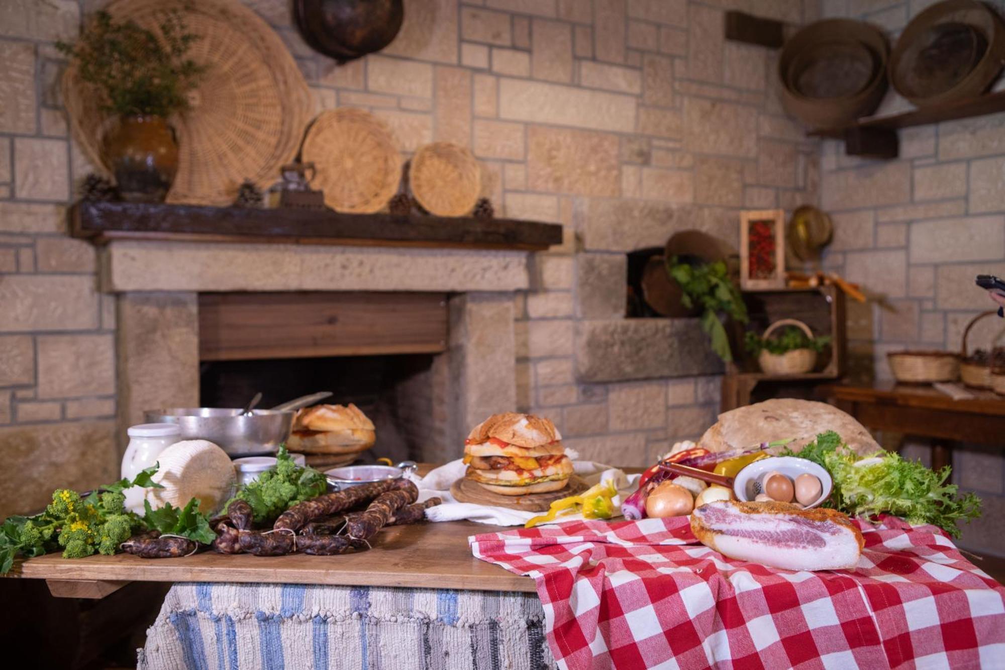 Agriturismo Terra E Sapori Campodipietra Buitenkant foto