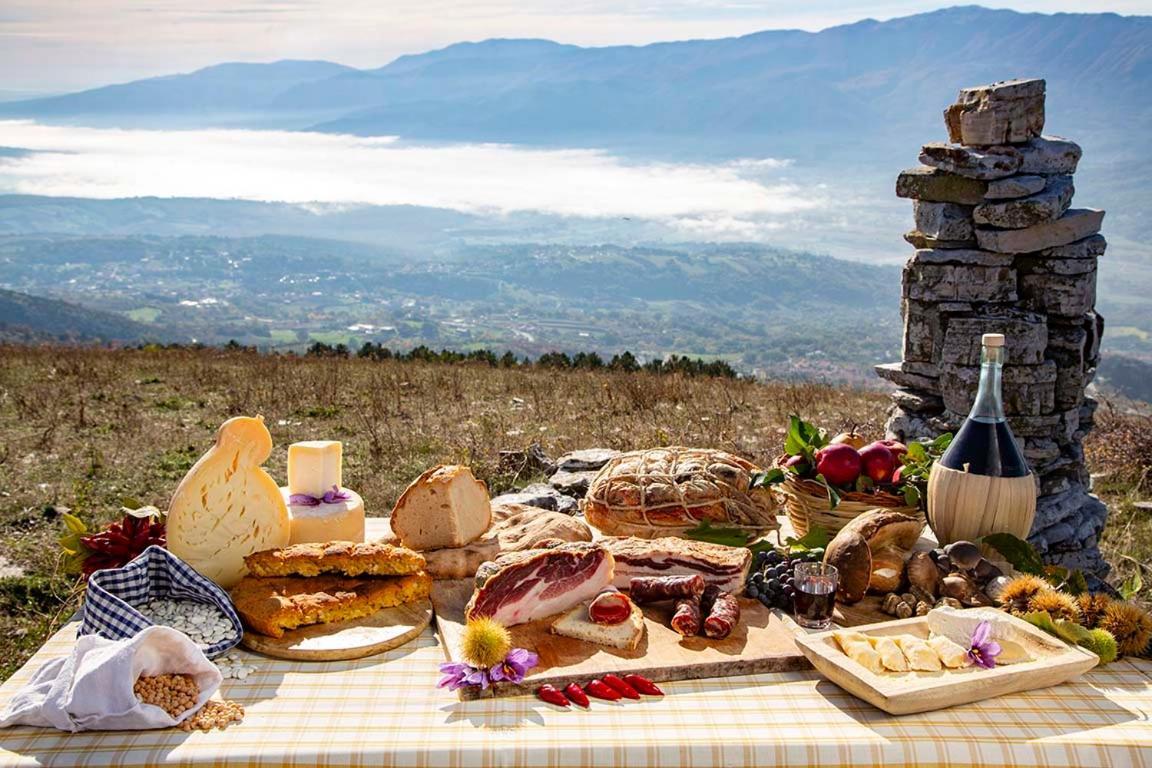 Agriturismo Terra E Sapori Campodipietra Buitenkant foto
